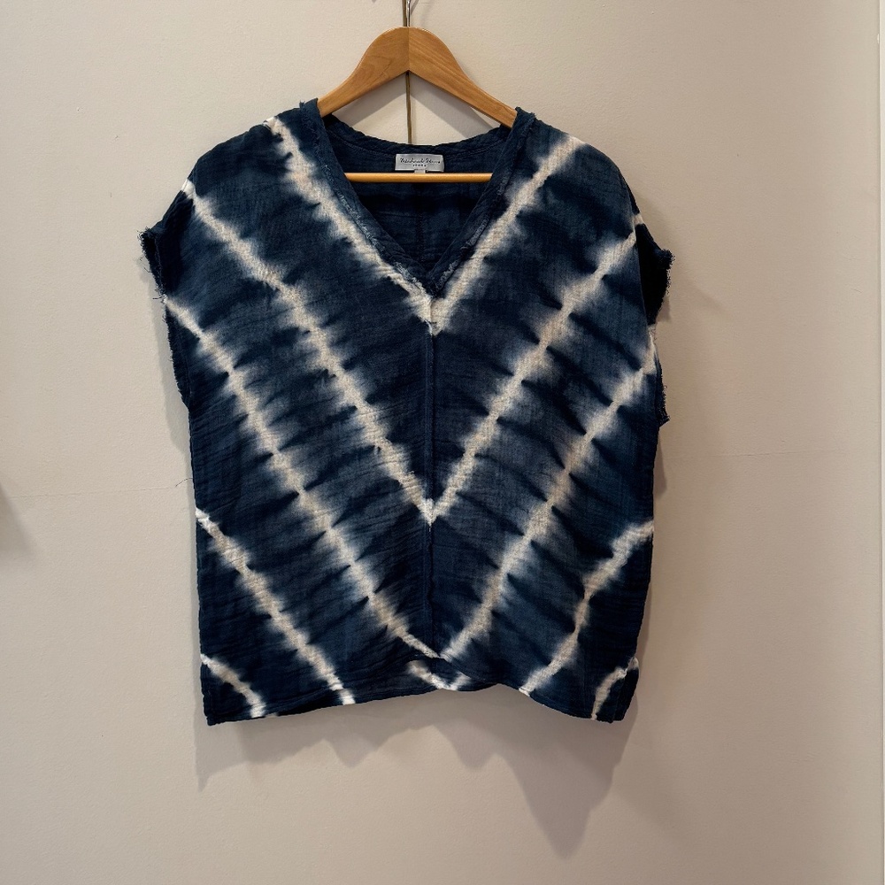 Michael Stars Blue Tie Dye V-neck Top in Size Small